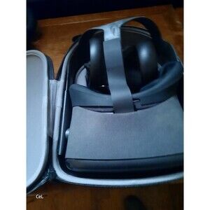 Meta Quest Oculus 128gb with nice free case and supernatural workout gear